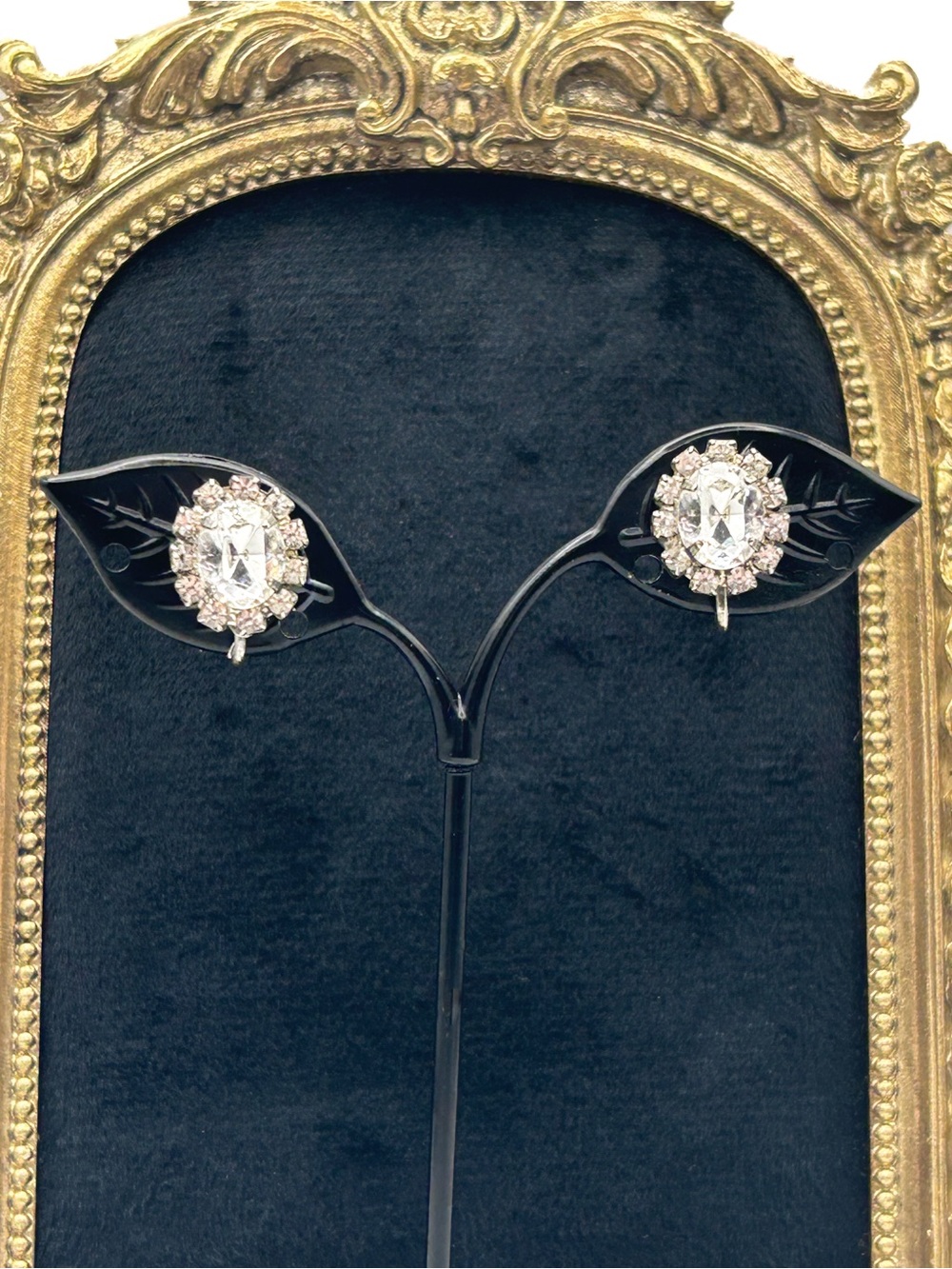 Vintage 1950s Rhinestone Oval Cluster Clip On Earrings
